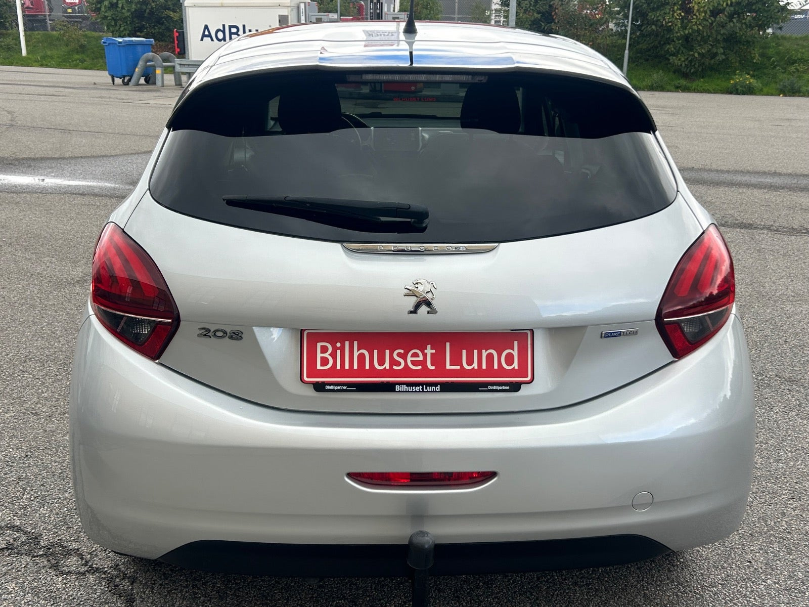 Sølv Peugeot 208 fra 2016