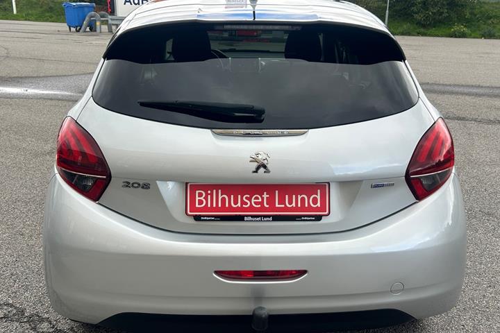 Sølv Peugeot 208 fra 2016