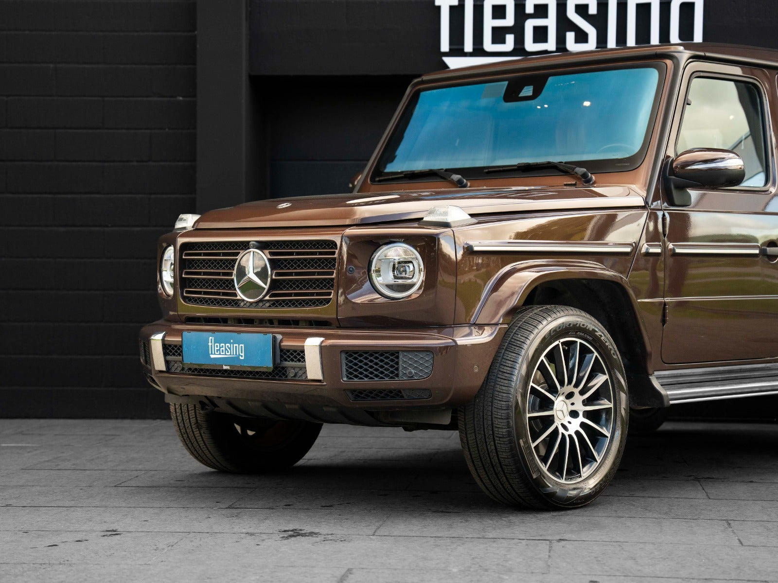 Brun Mercedes G500 fra 2020