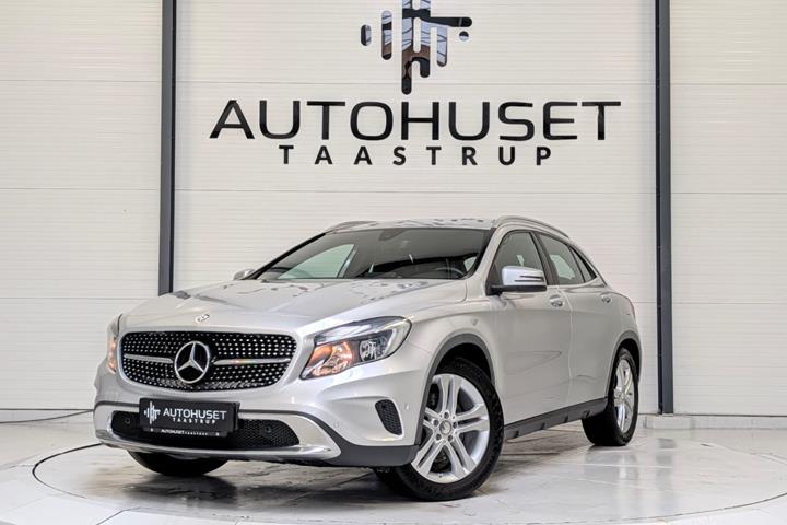Sølv Mercedes GLA250 fra 2016