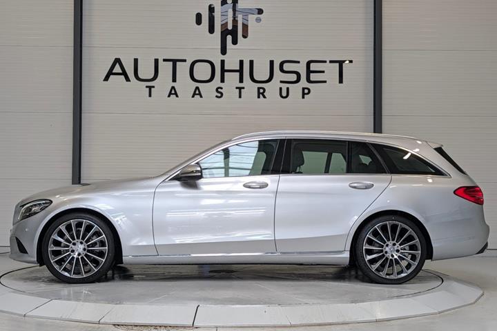 Sølv Mercedes C200 fra 2019