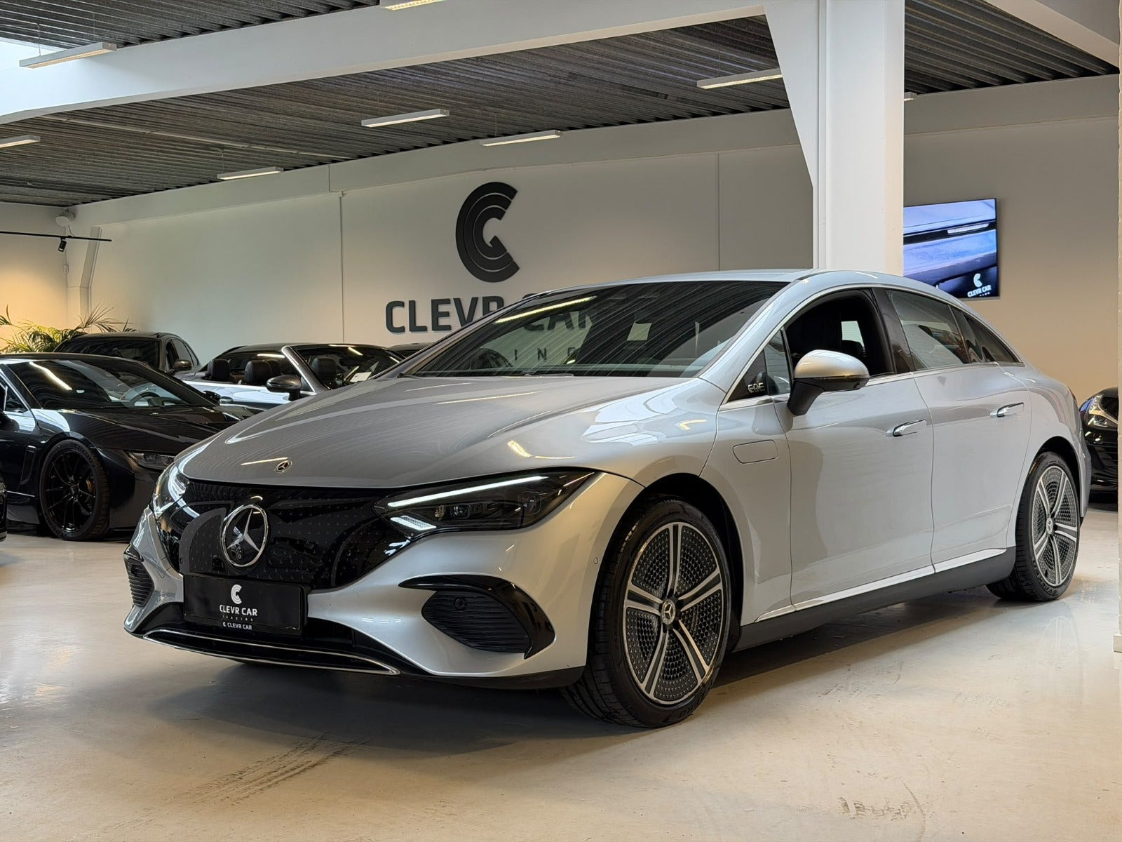 Mercedes EQE350+