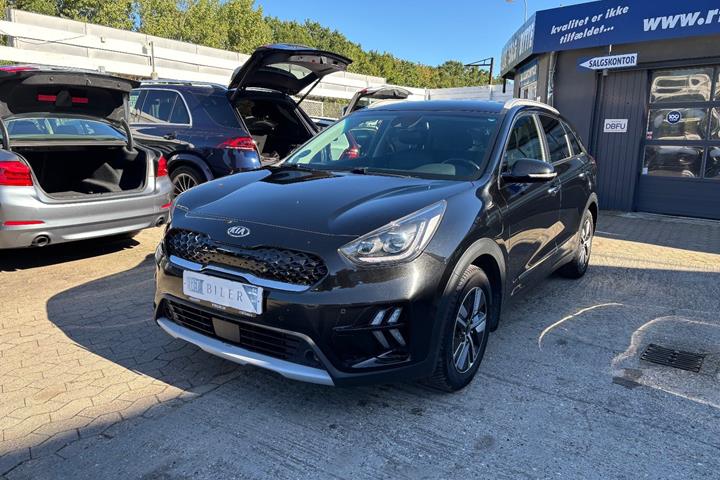 Hvid Kia Niro fra 2020 set udefra