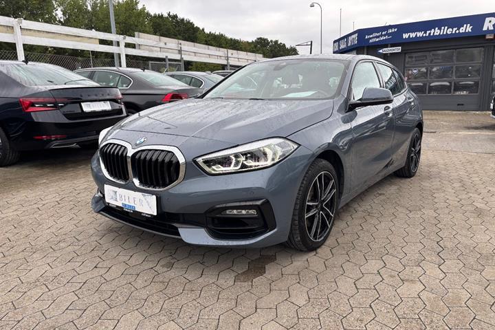 Hvid BMW 118i fra 2020