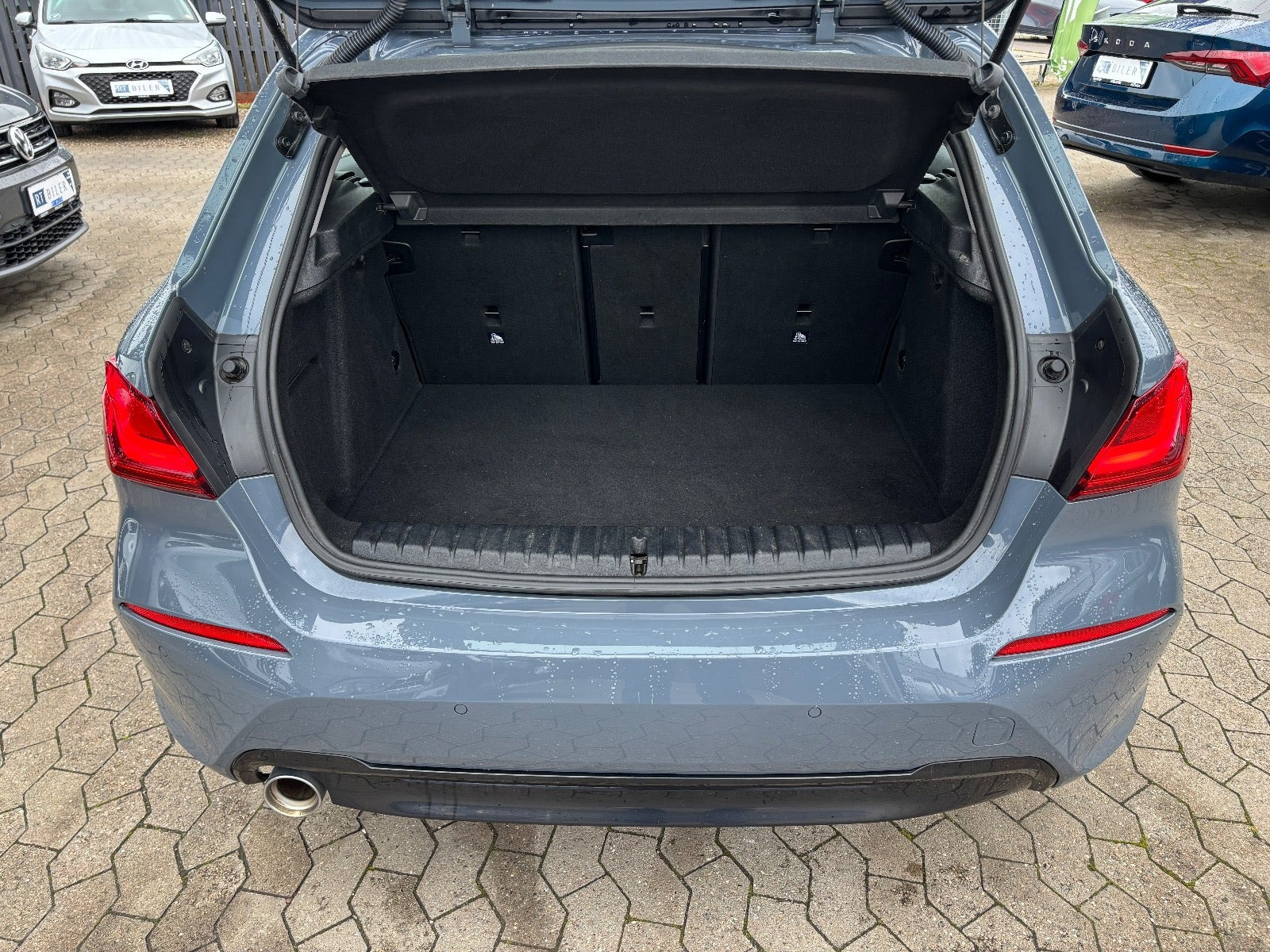 Hvid BMW 118i fra 2020