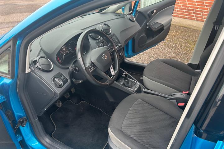 Blå Seat Ibiza fra 2016