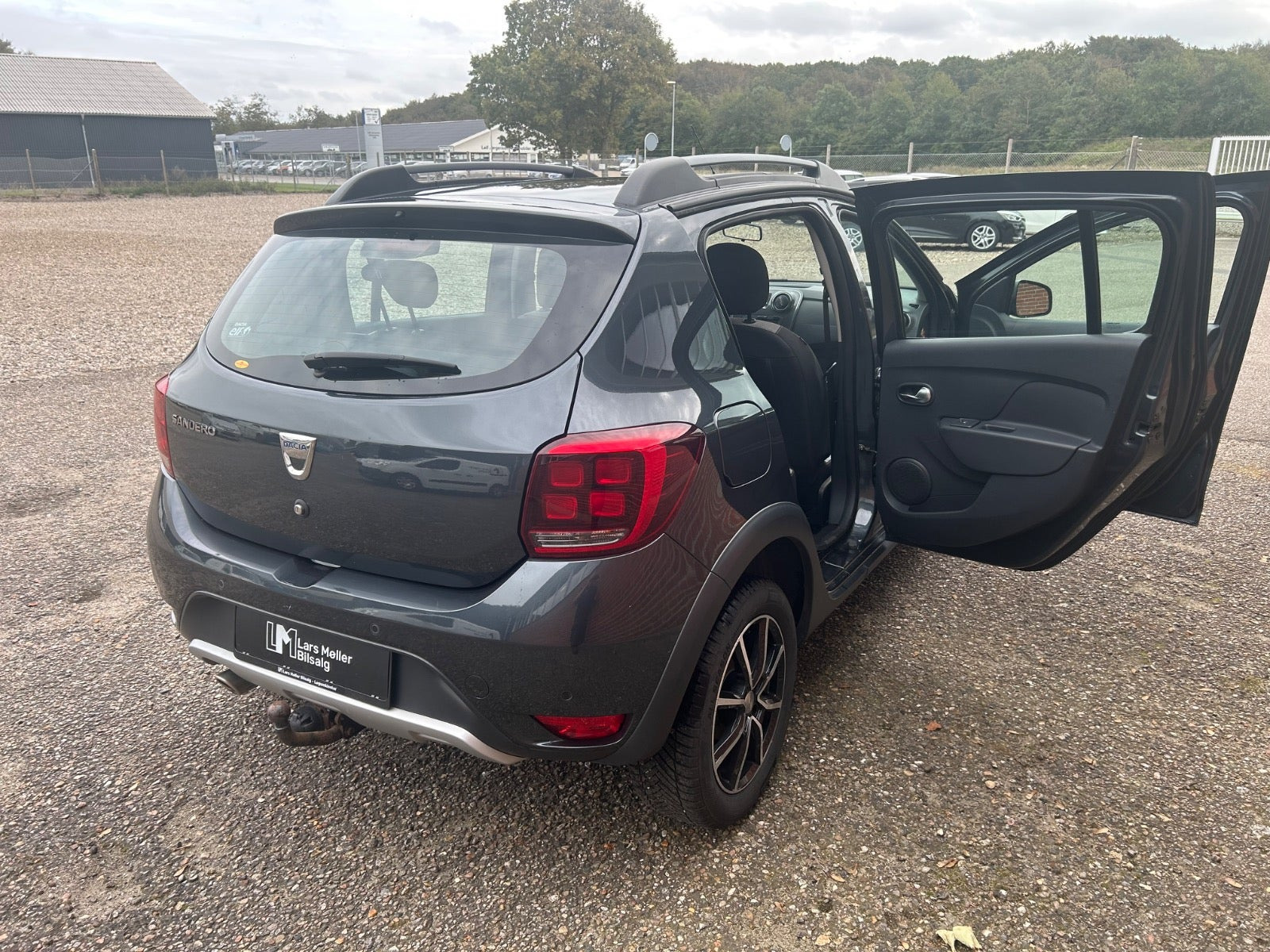 Grå Dacia Sandero Stepway fra 2018