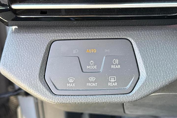 Grå VW ID.4 fra 2023