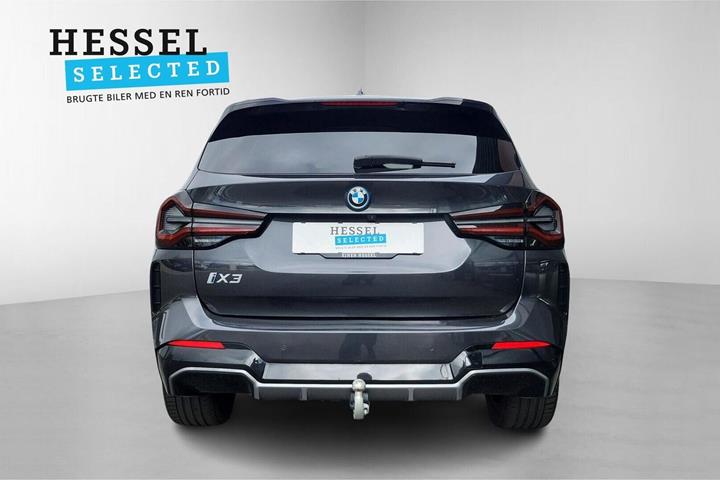 Grå BMW iX3 fra 2023