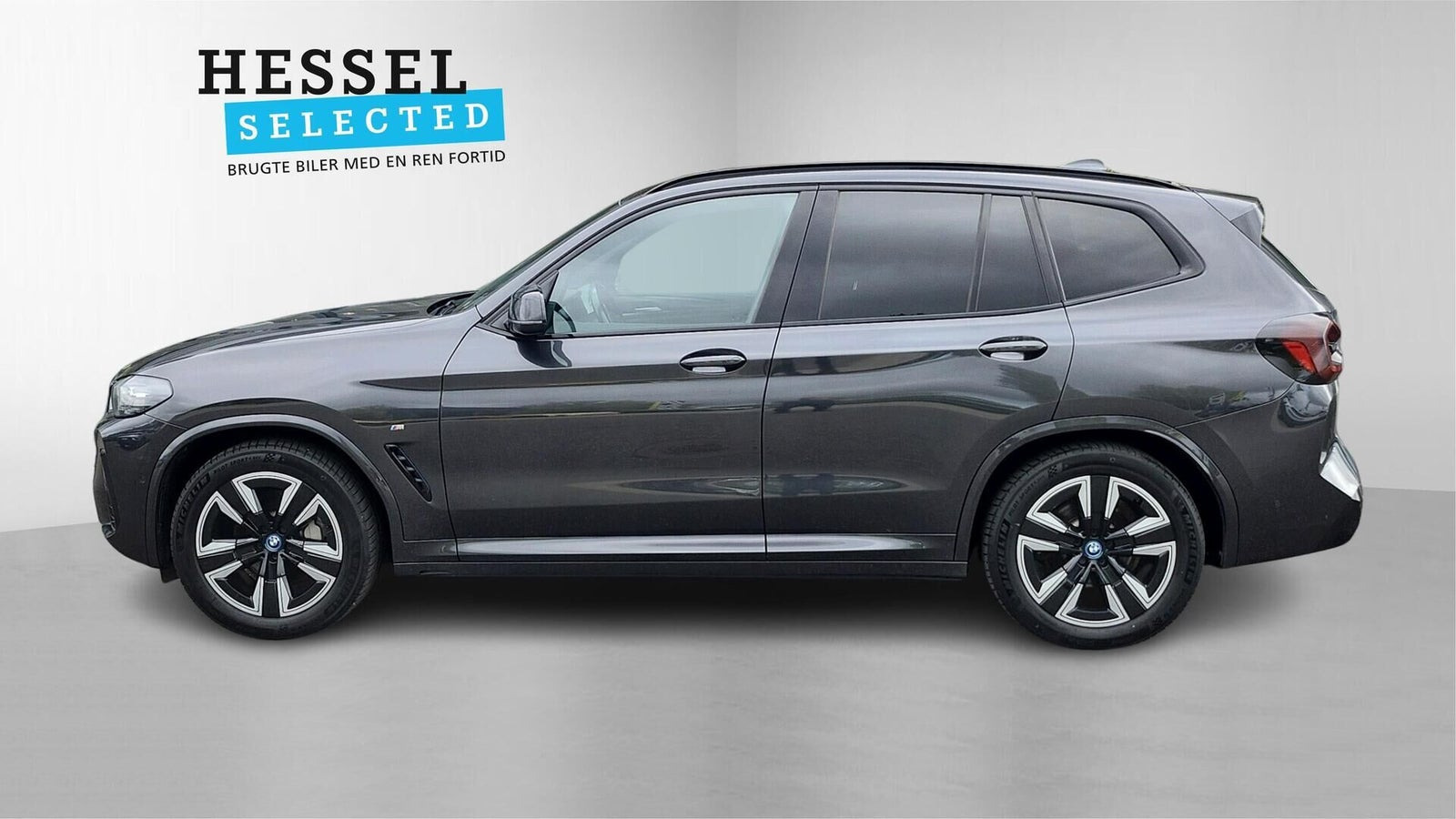 Grå BMW iX3 fra 2023