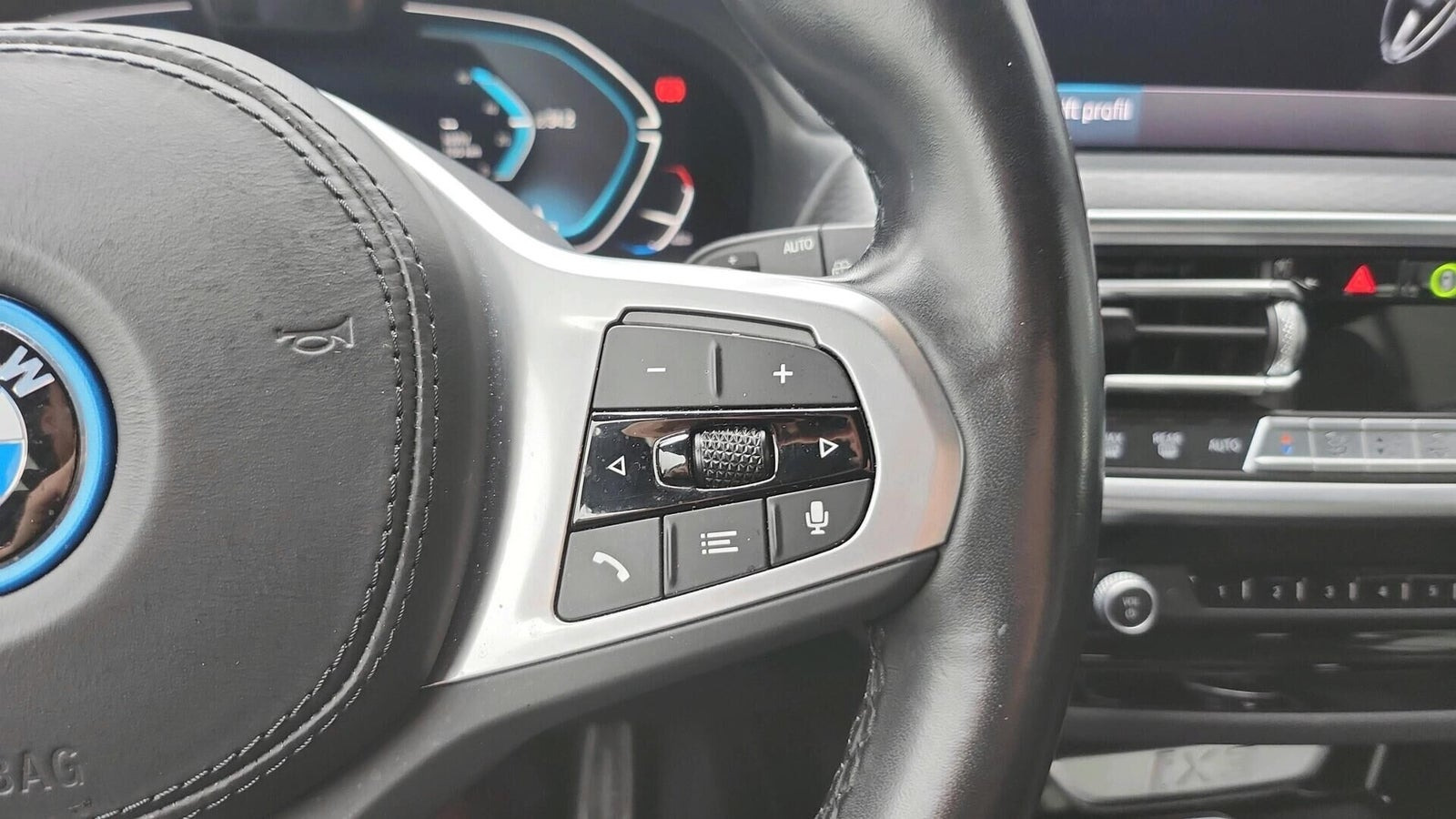 Grå BMW iX3 fra 2023