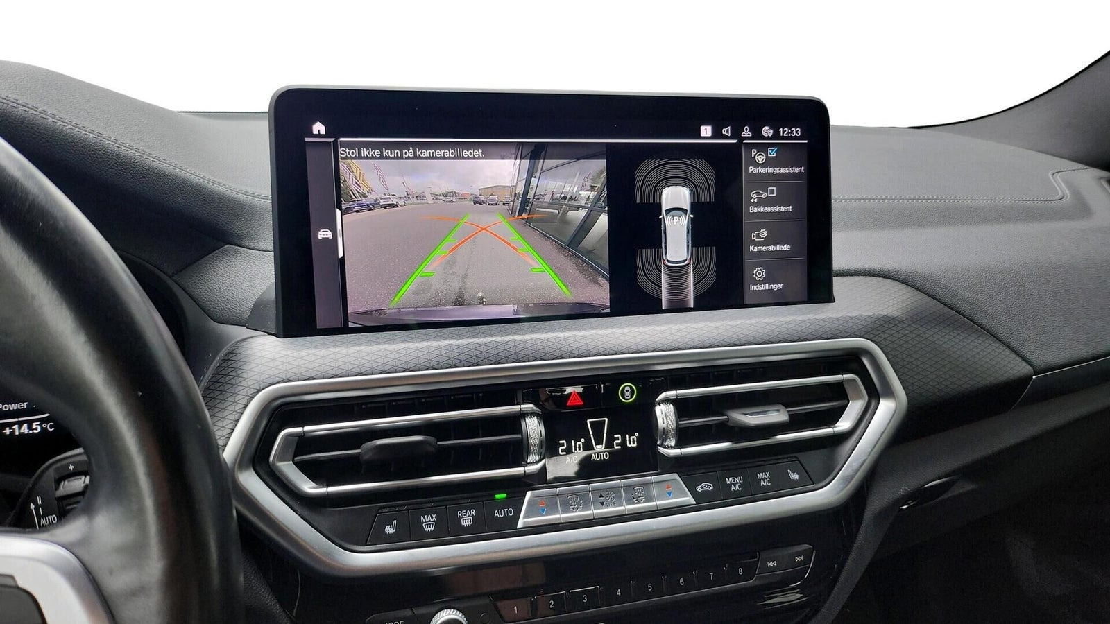 Grå BMW iX3 fra 2023