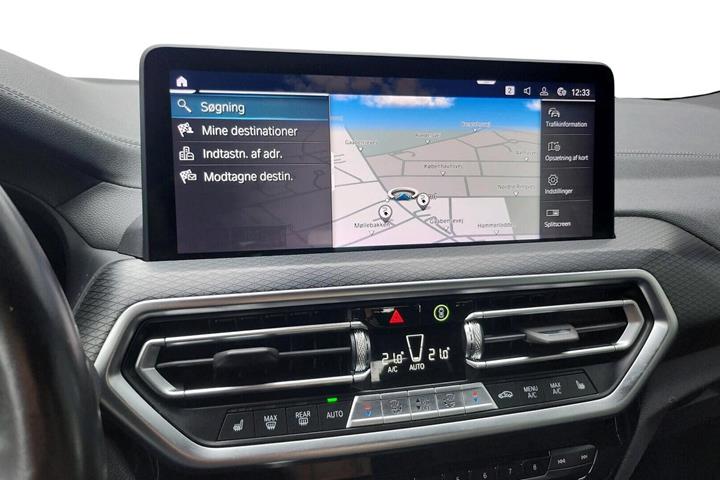 Grå BMW iX3 fra 2023