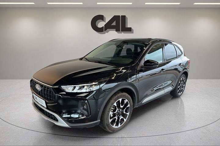 Sort Ford Kuga fra 2024 set udefra