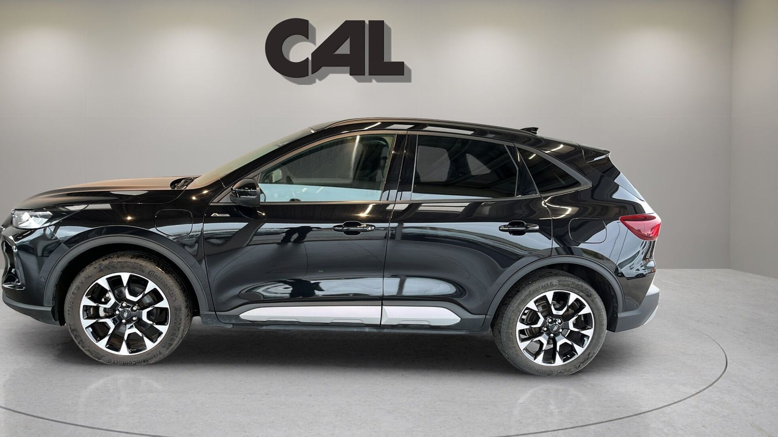 Sort Ford Kuga fra 2024
