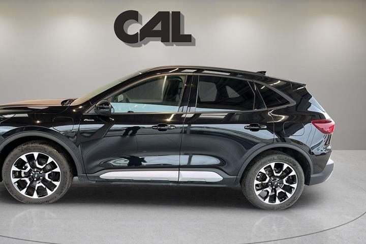 Sort Ford Kuga fra 2024