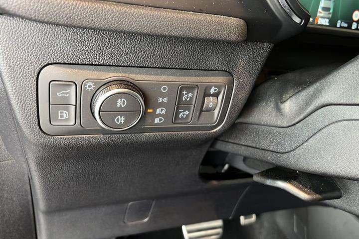 Sort Ford Kuga fra 2024