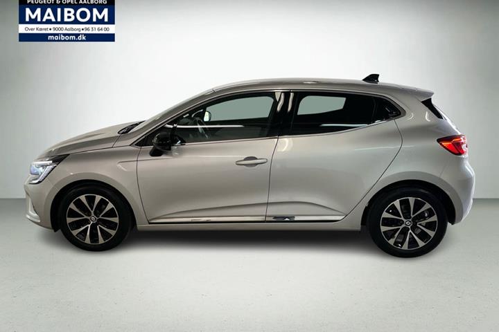 Sølv Renault Clio V fra 2023