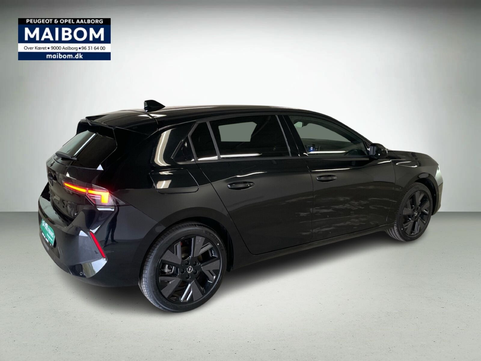 Sort Opel Astra-e fra 2024