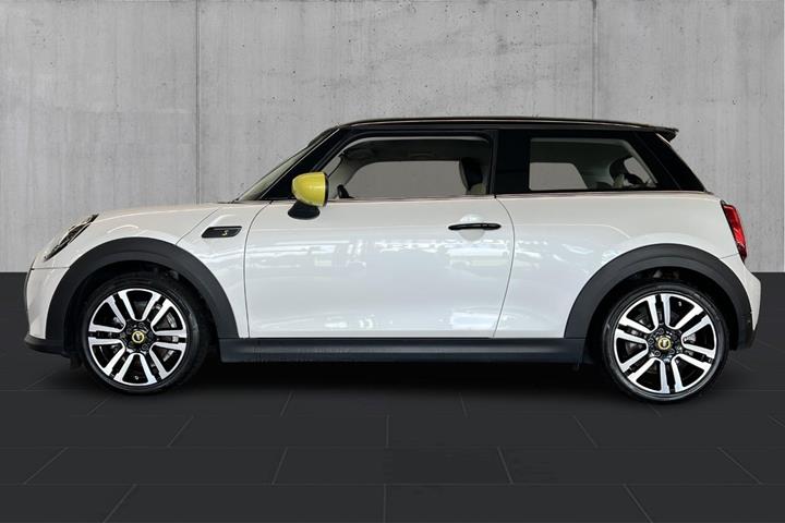 Hvid Mini Cooper SE fra 2023