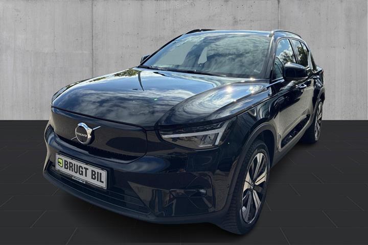Rød Volvo XC40 fra 2023