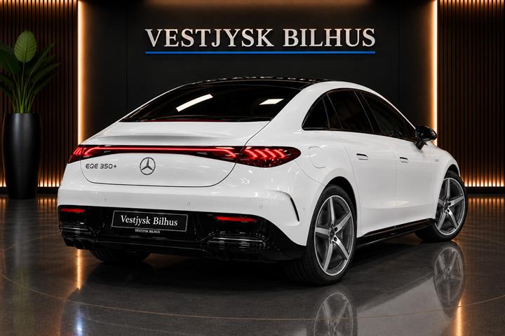 Hvid Mercedes EQE350+ fra 2022