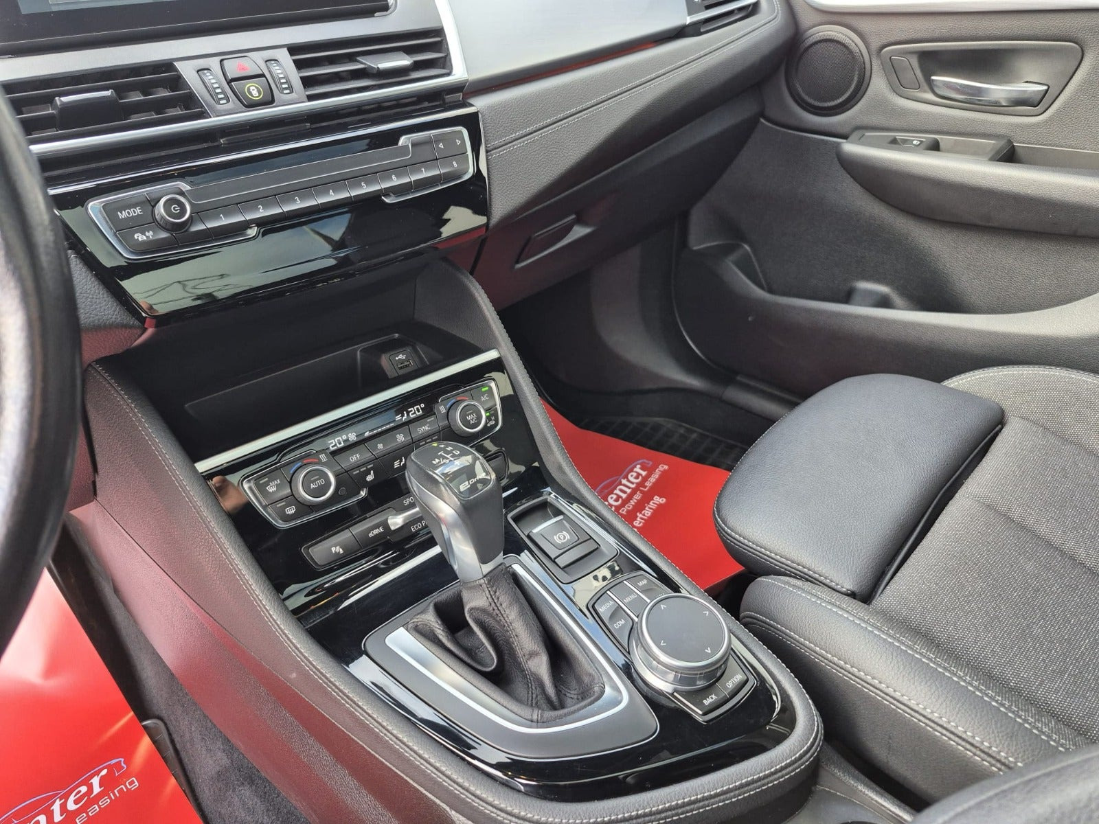 Sort BMW 225xe fra 2018