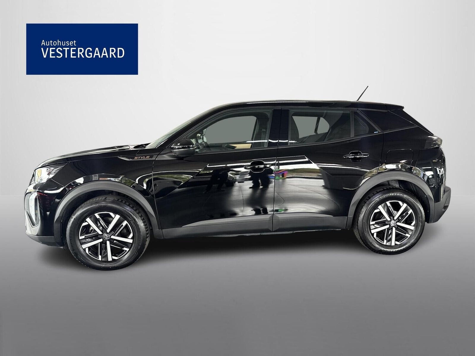 Sort Peugeot e-2008 fra 2025