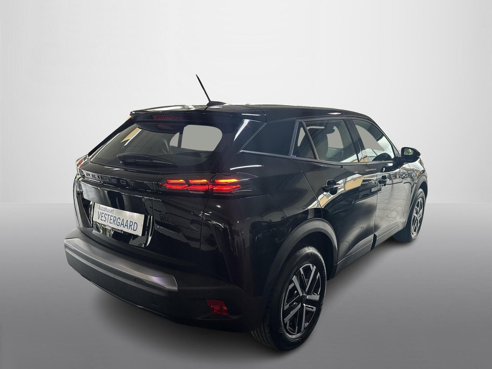 Sort Peugeot e-2008 fra 2025