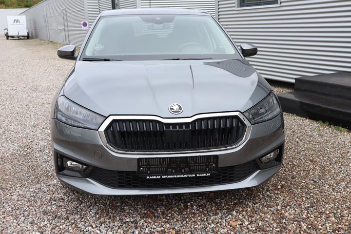 Grå Skoda Fabia fra 2023