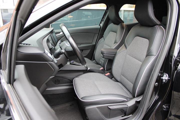 Sort Renault Clio V fra 2021