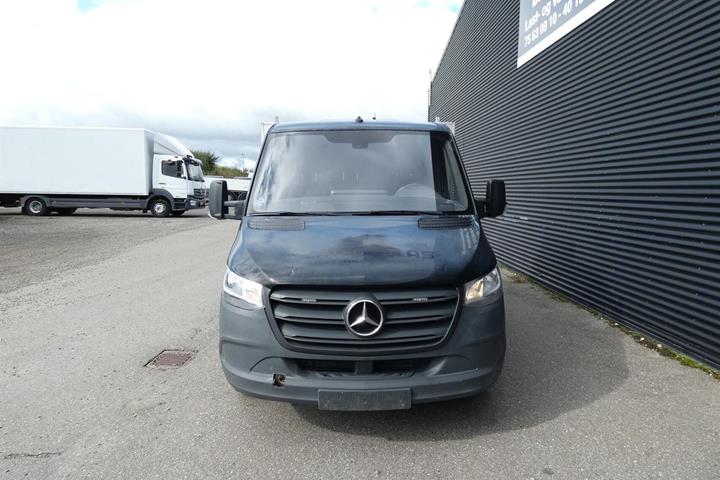 Sort Mercedes Sprinter 317 fra 2022