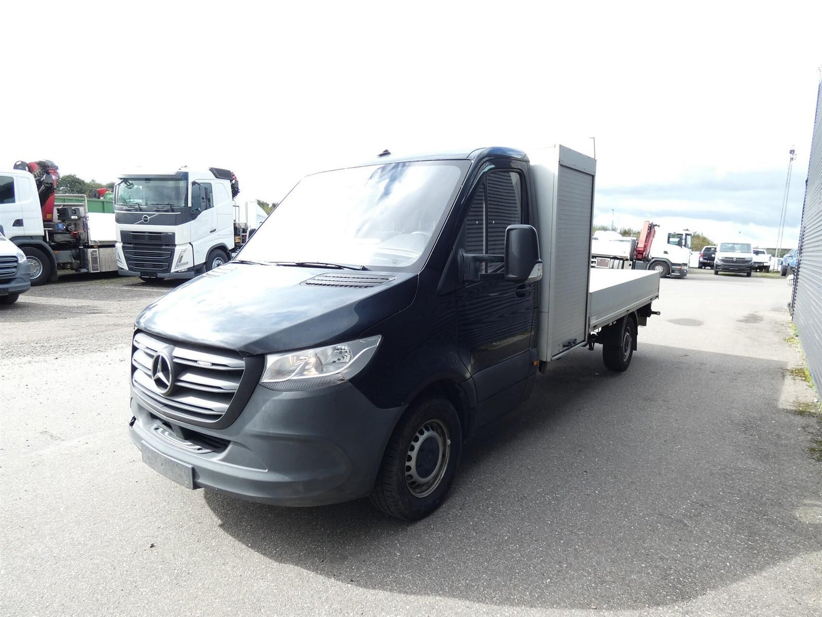 Sort Mercedes Sprinter 317 fra 2022