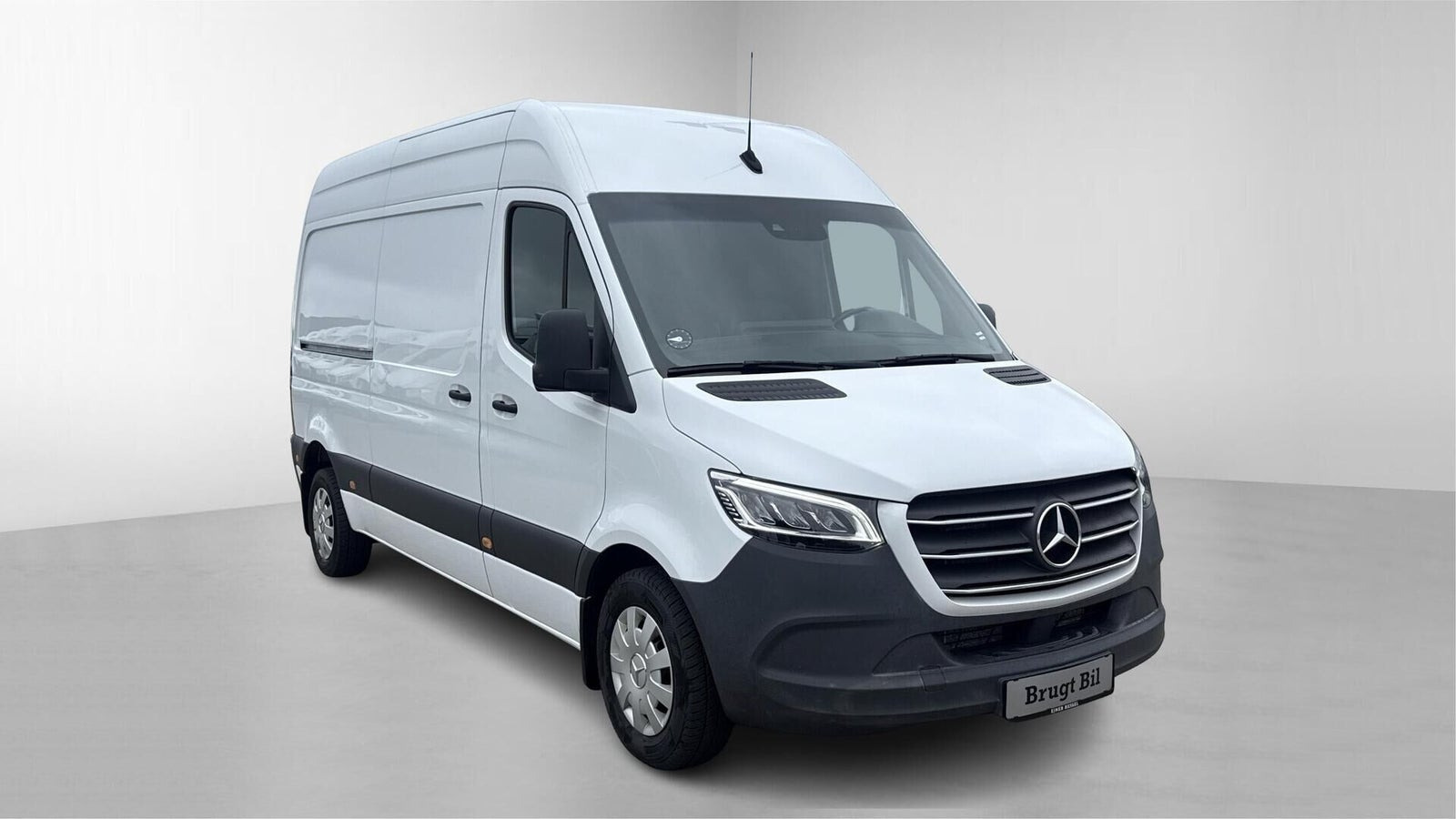 Hvid Mercedes Sprinter 215 fra 2023