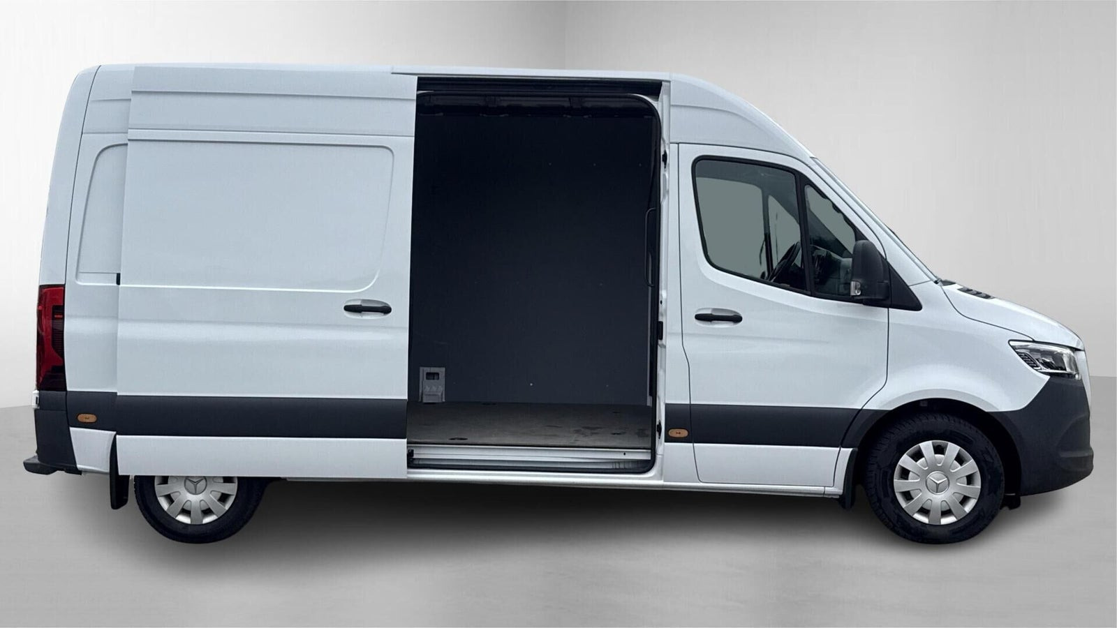 Hvid Mercedes Sprinter 215 fra 2023