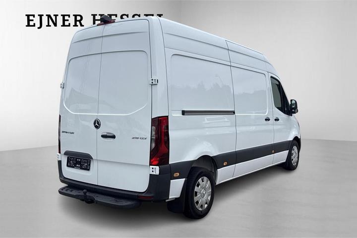 Hvid Mercedes Sprinter 215 fra 2023