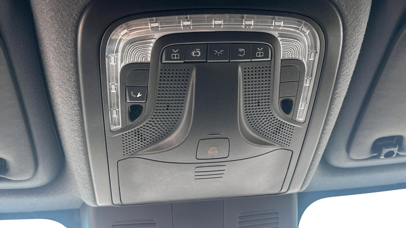 Hvid Mercedes Sprinter 215 fra 2023