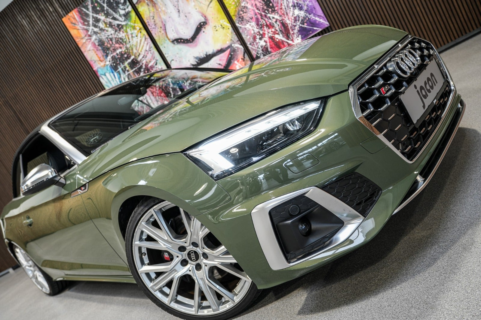 Grøn Audi S5 fra 2023