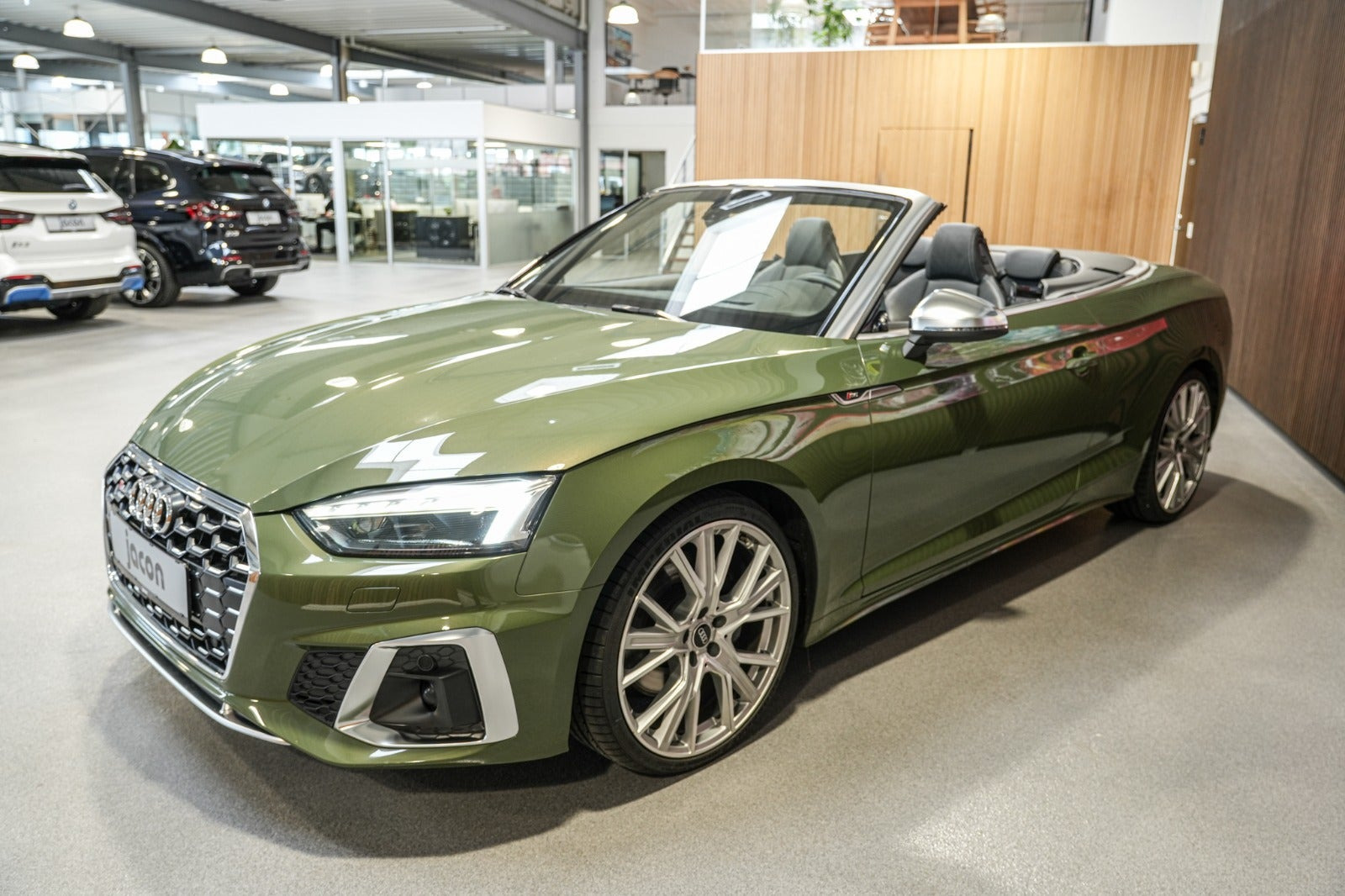 Grøn Audi S5 fra 2023