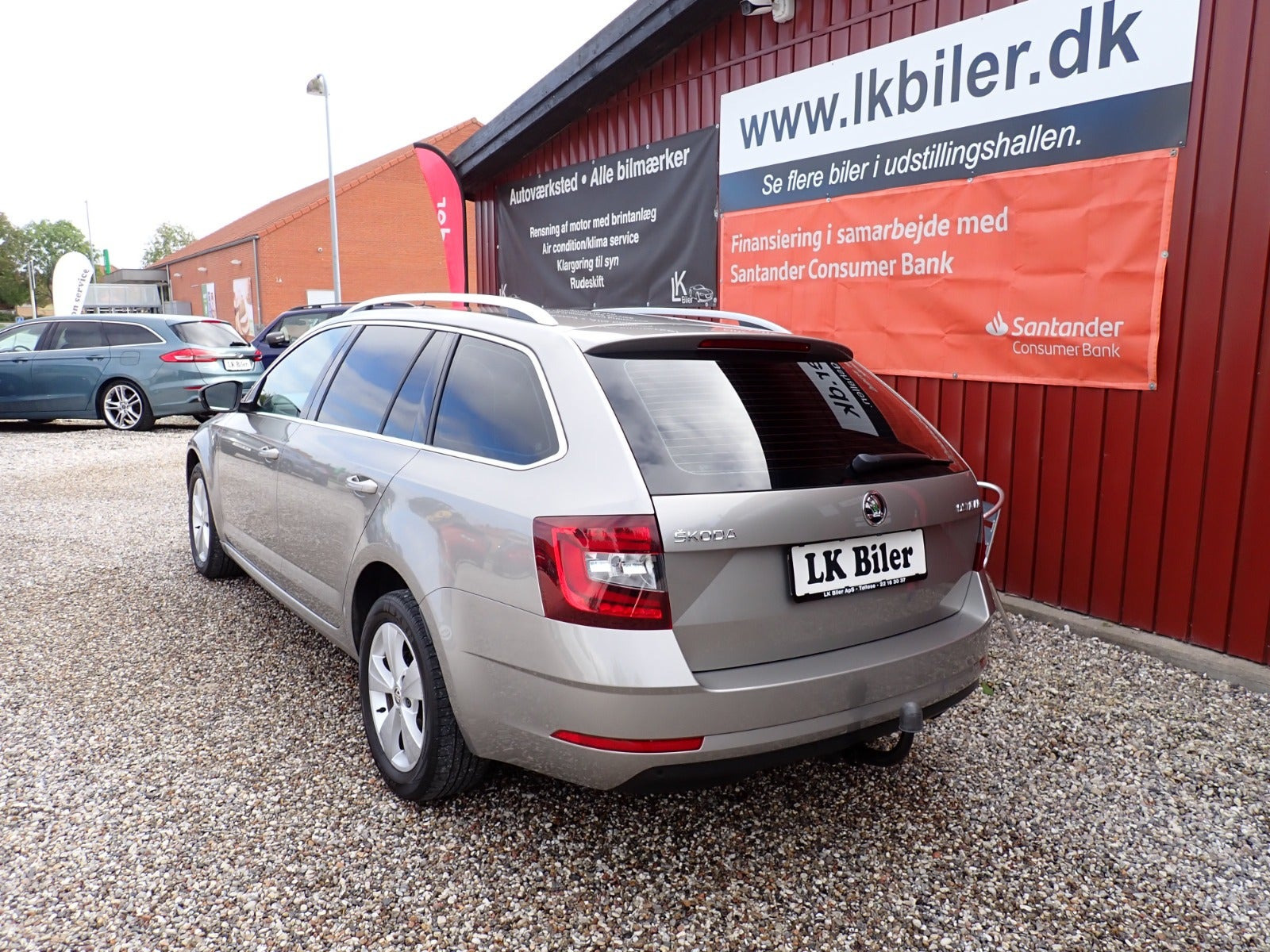 Grå Skoda Octavia fra 2019