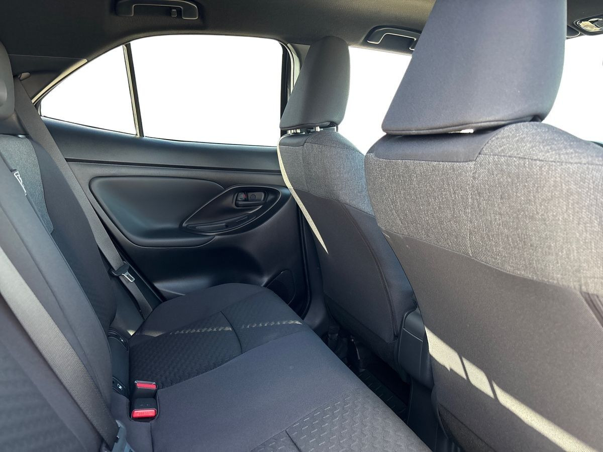 Sort Toyota Yaris Cross fra 2024