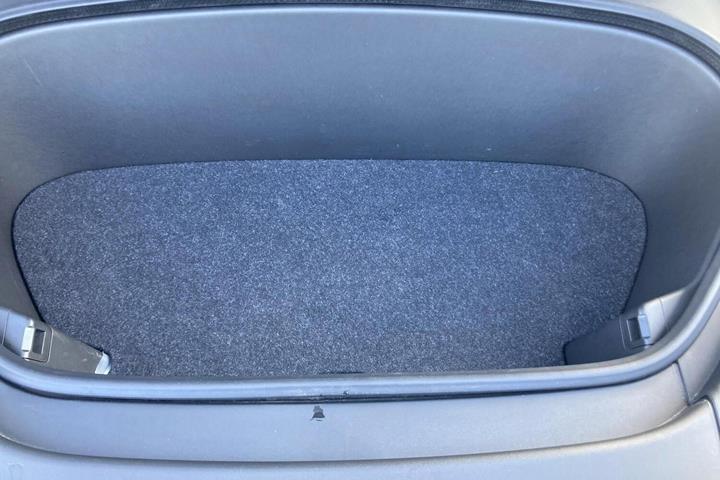 Grå Volvo XC40 fra 2023