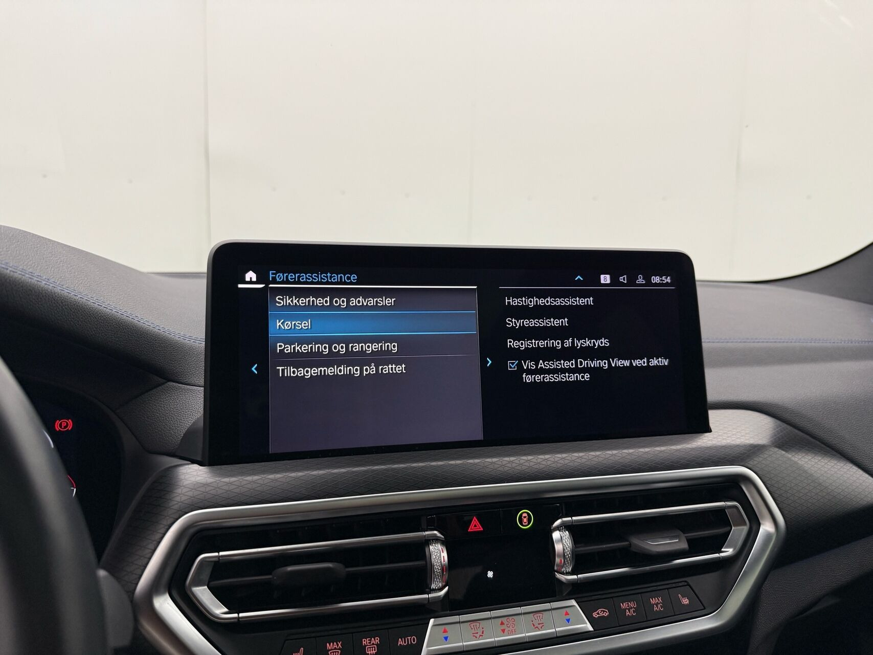 Grå BMW iX3 fra 2023