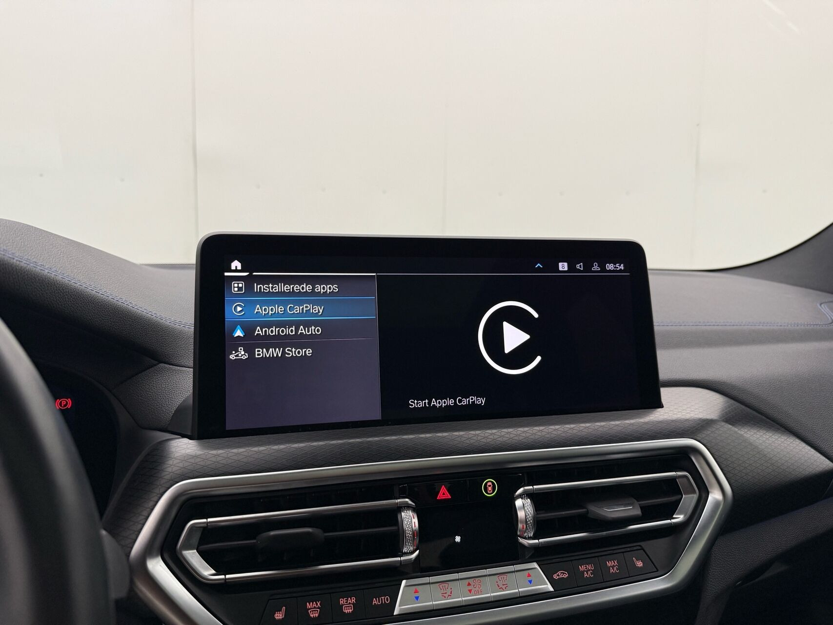 Grå BMW iX3 fra 2023