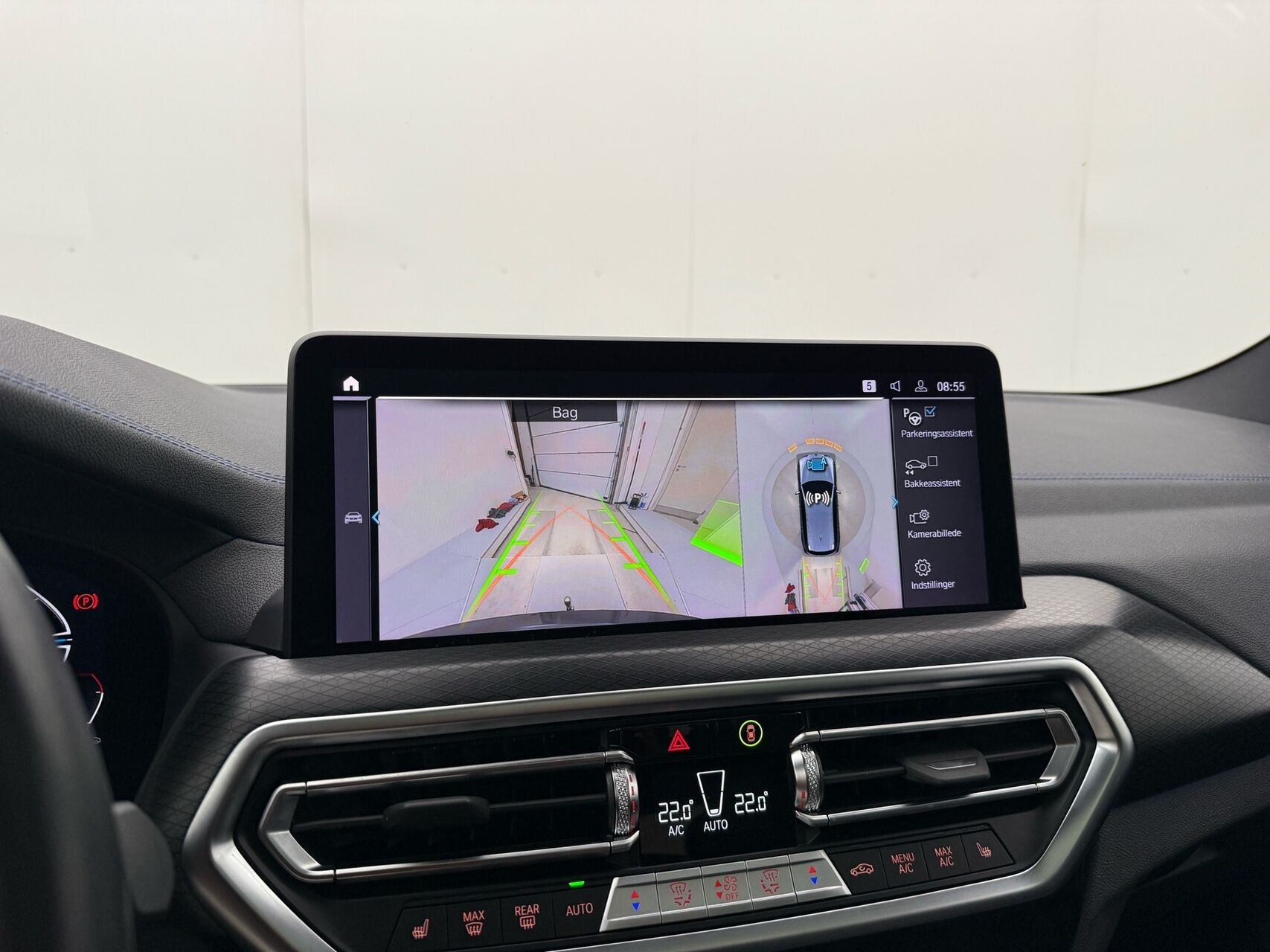 Grå BMW iX3 fra 2023