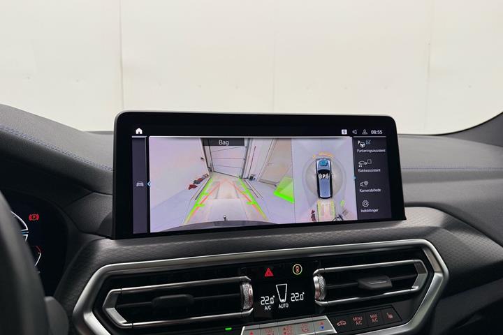 Grå BMW iX3 fra 2023