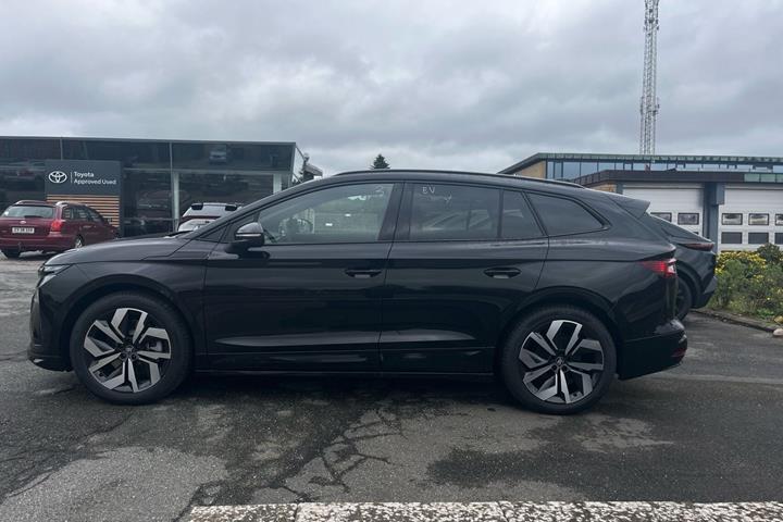 Sort Skoda Enyaq fra 2026
