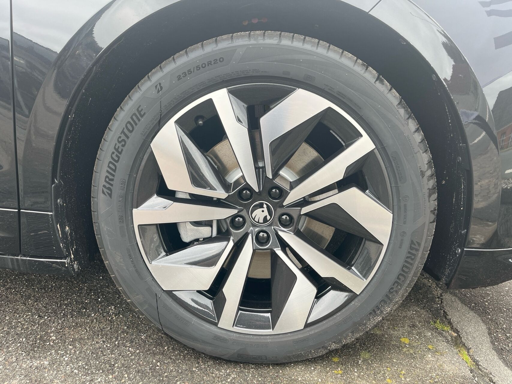 Sort Skoda Enyaq fra 2026