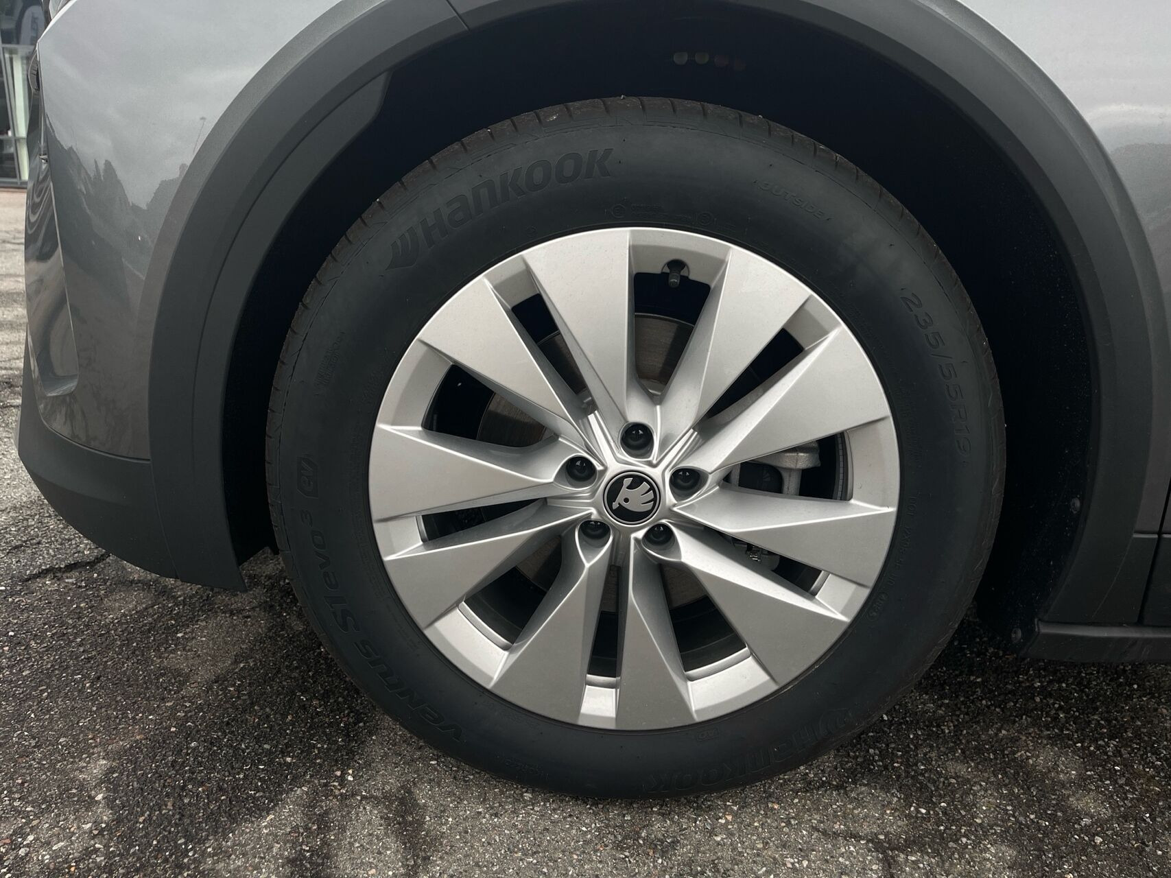 Grå Skoda Elroq fra 2026