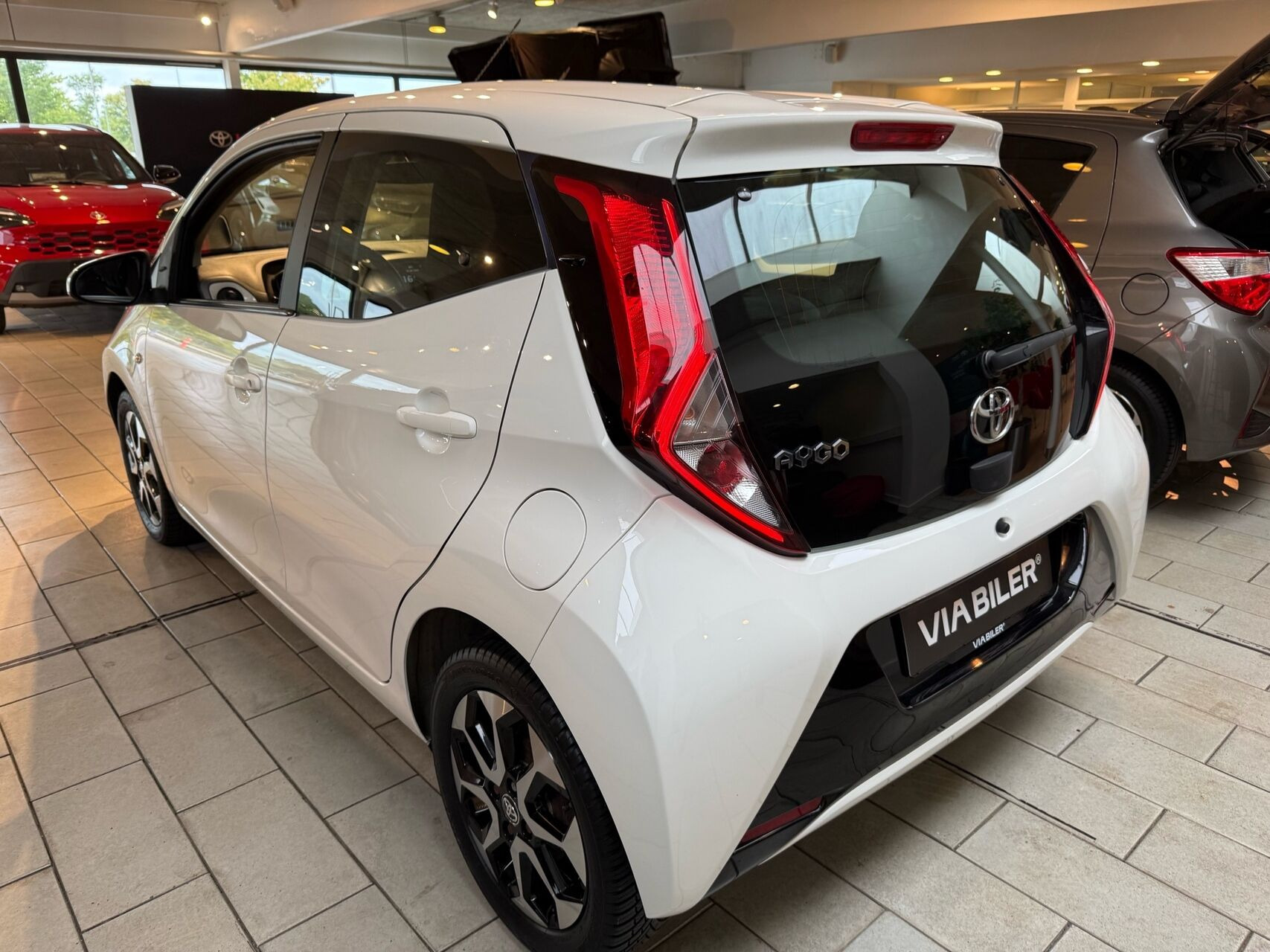 Hvid Toyota Aygo fra 2018